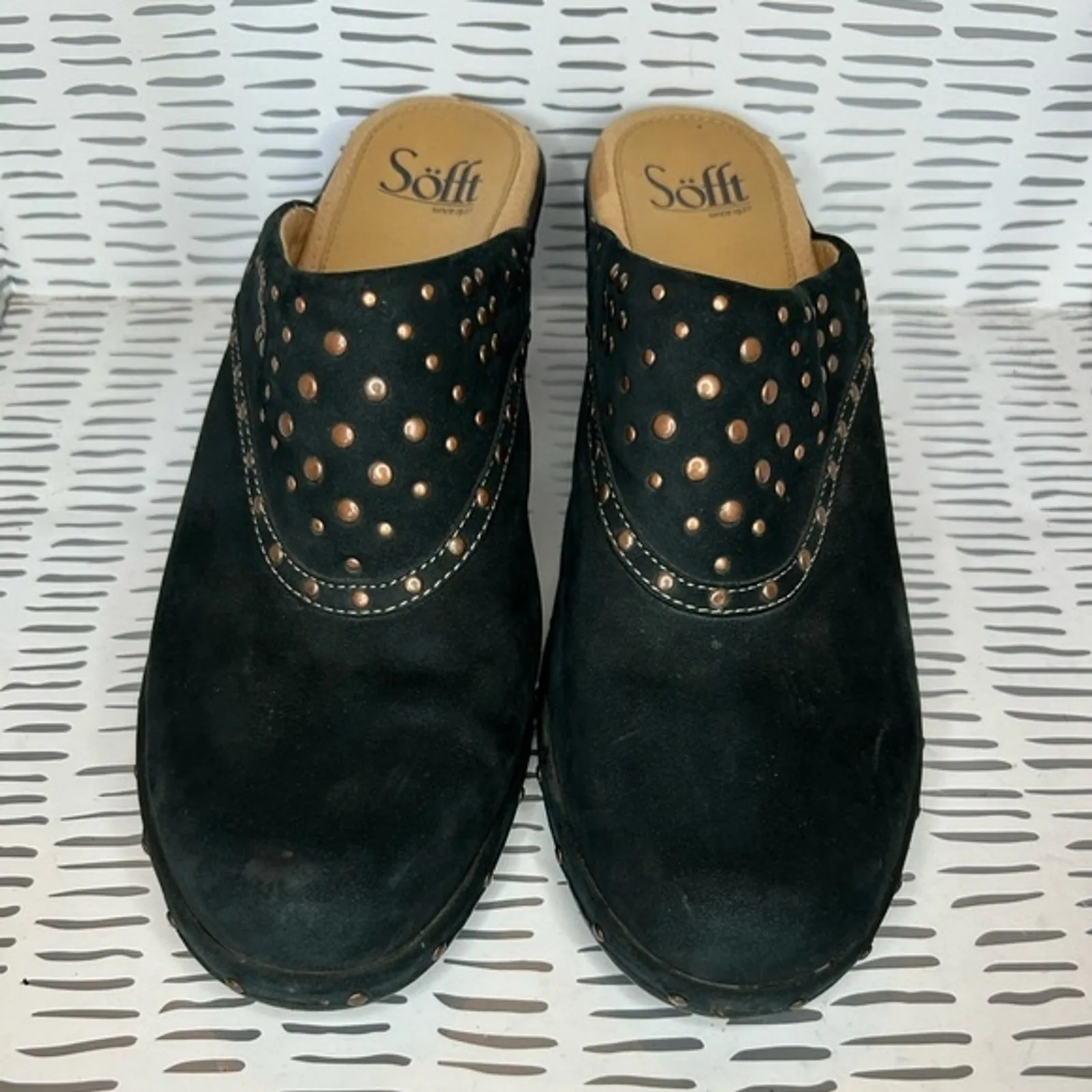 SOFFT Black Nubuck Leather Studded Mule Clogs Women's Shoes Size 8.5M Boho - Image 3