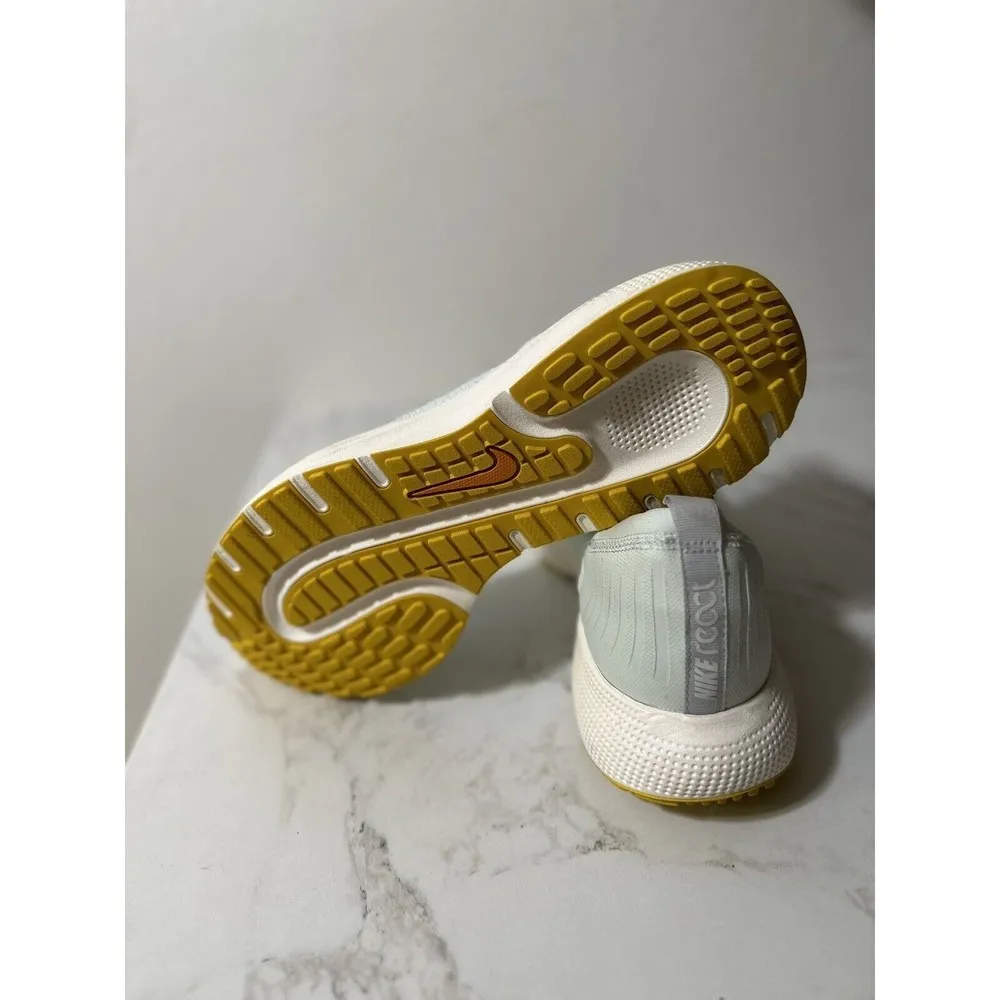 Nike  Womens React Escape Run Sz 12 Flyknit Running Shoes Barely Green DC4269 300 - Image 7