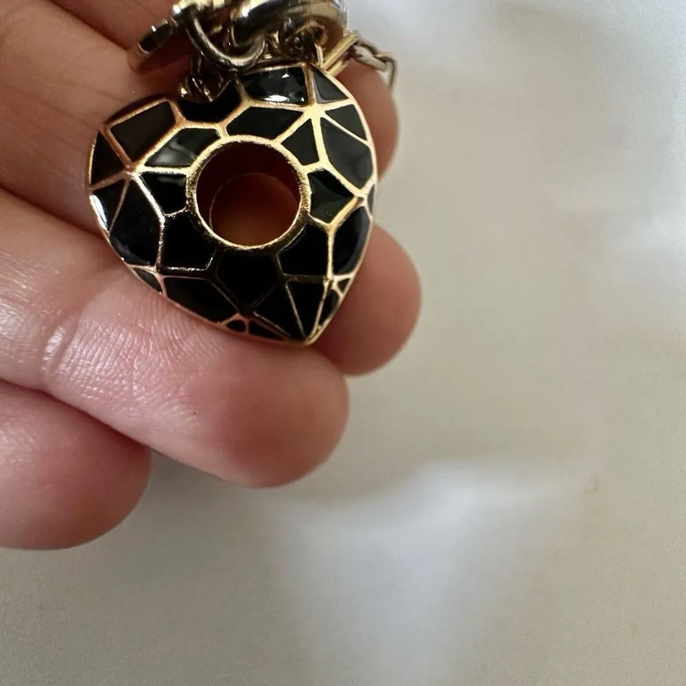 Simply Vera Wang black enamel gold tone heart pendant necklace - Image 10