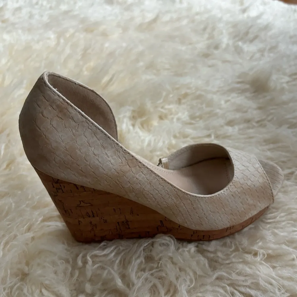 Beige open toed wedges Tan Size 6 - Image 2