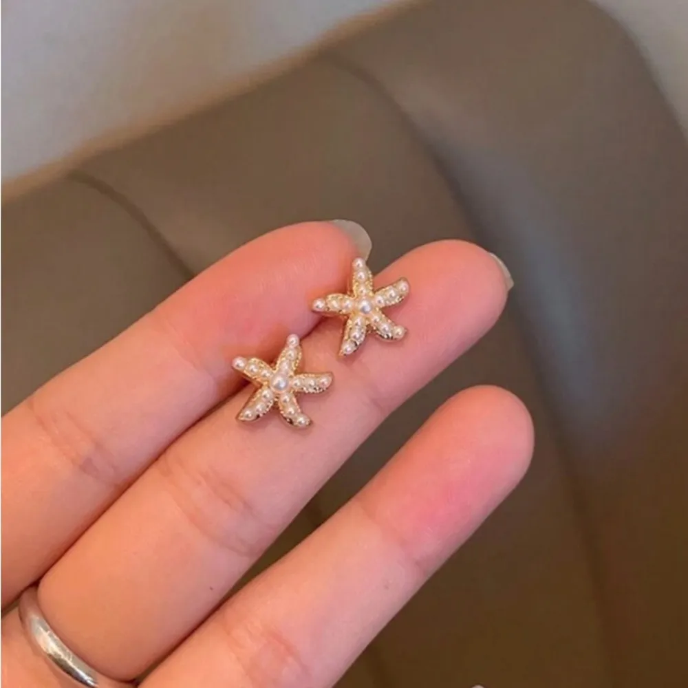 Gold Starfish Pearl Earrings - Image 7