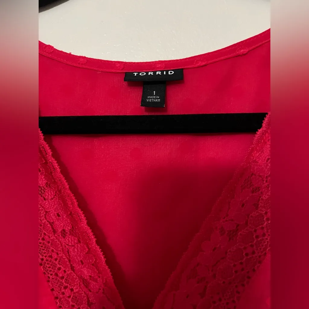 Torrid Women’s Size 1 Red Swiss Dot Lace Trim Flutter Sleeve Babydoll‎ Top - Image 2