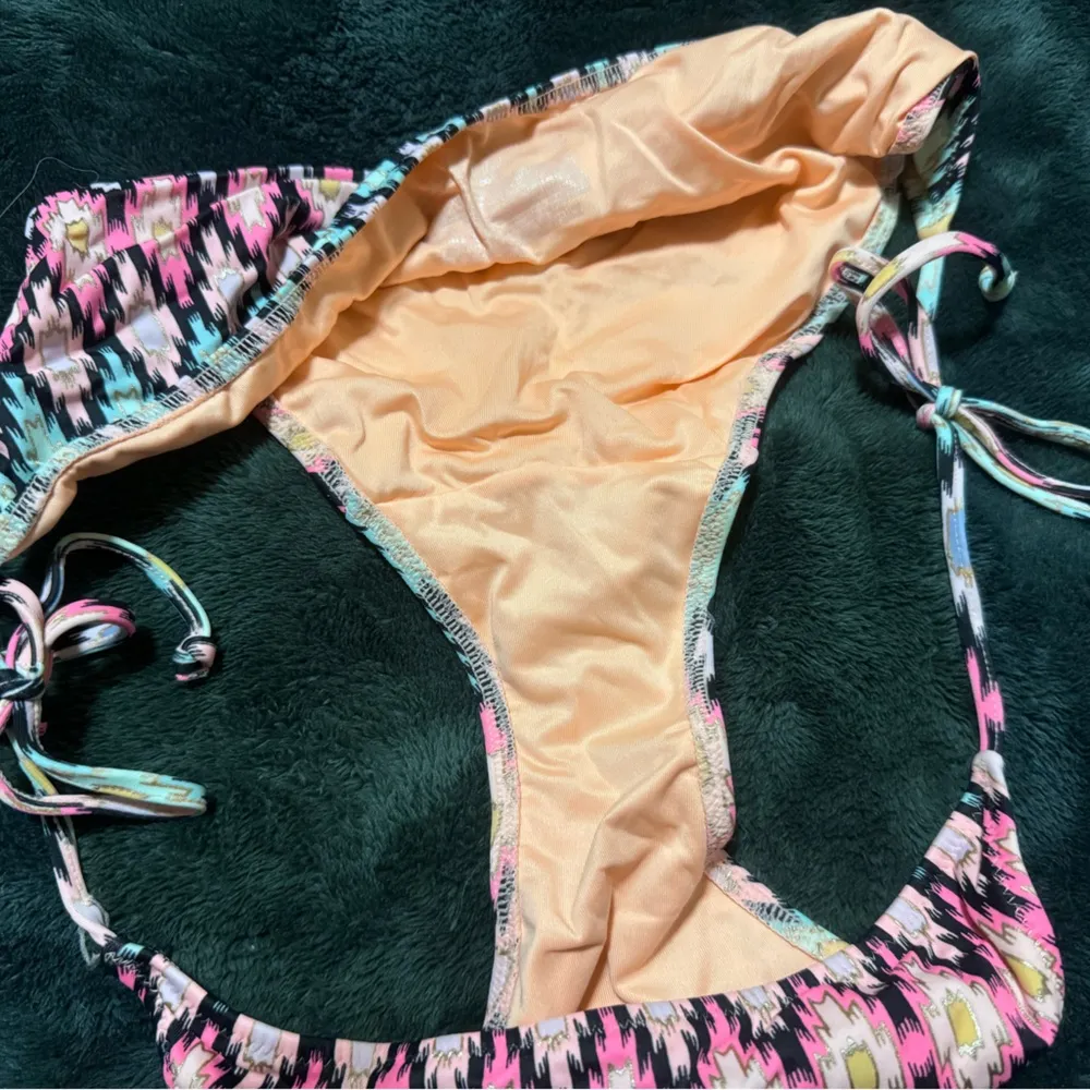 Victorias Secret Large Bikini bottom. Foil accent. - Image 3