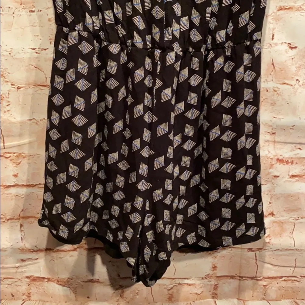 Collective concepts romper sz s sleeveless shorts - Image 4