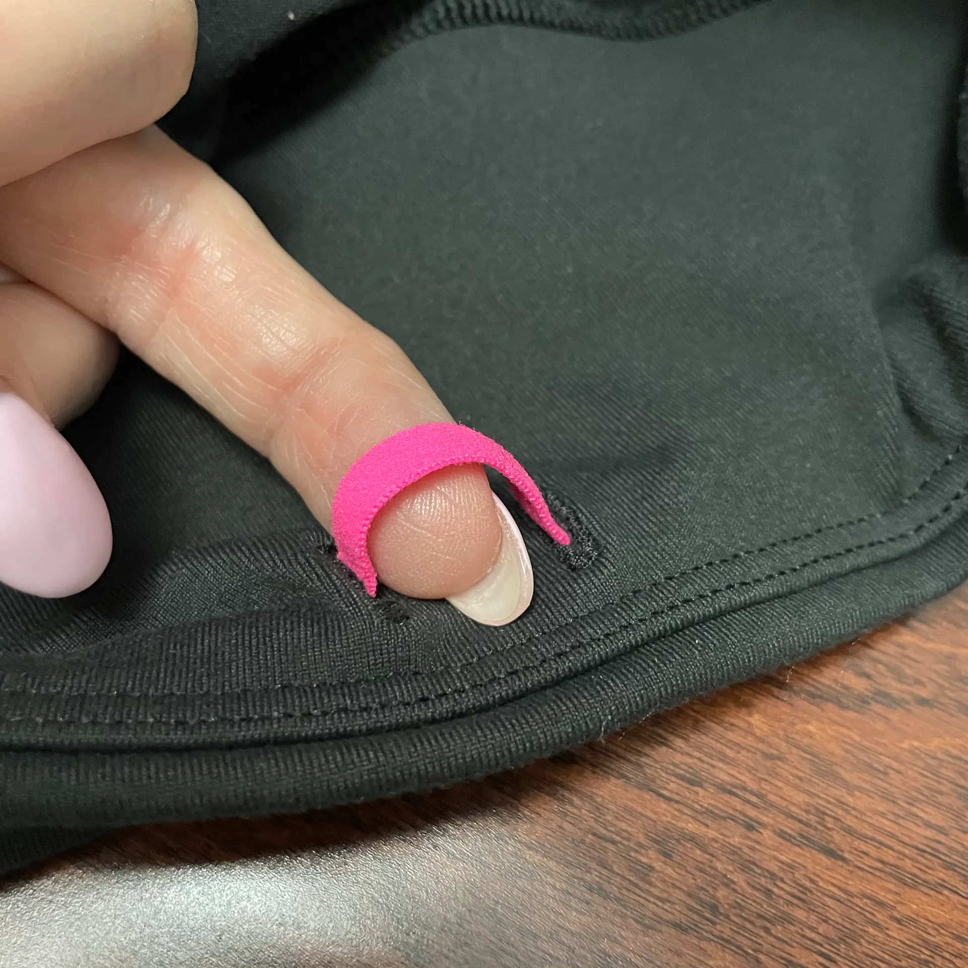 Victoria's Secret  Sport VSX Capri Leggings Black Neon Pink Yellow and Blue Small - Image 7