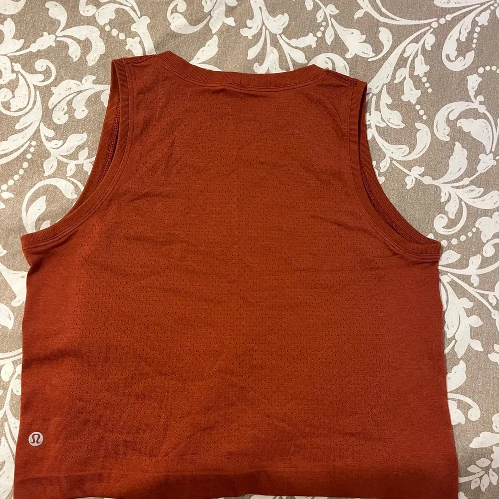 Lululemon Cropped tank top - Image 3