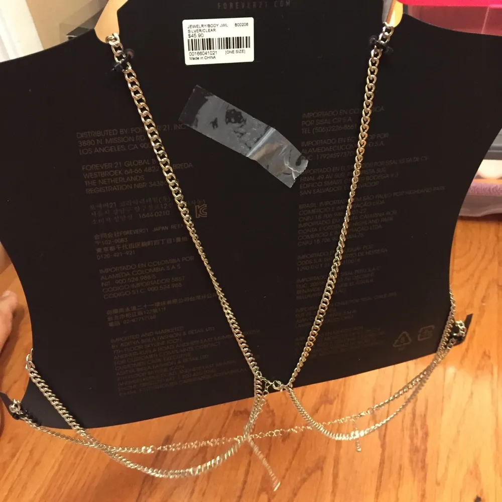 Forever 21 Rhinestone body chain. One size - Image 6