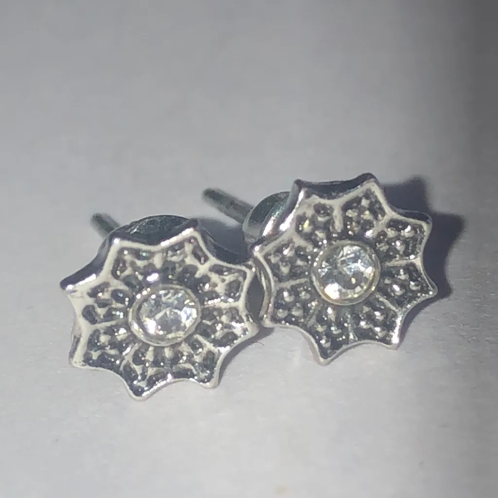 Elegant Silver Tone Dainty Boho Floral Stud Earrings - Image 2