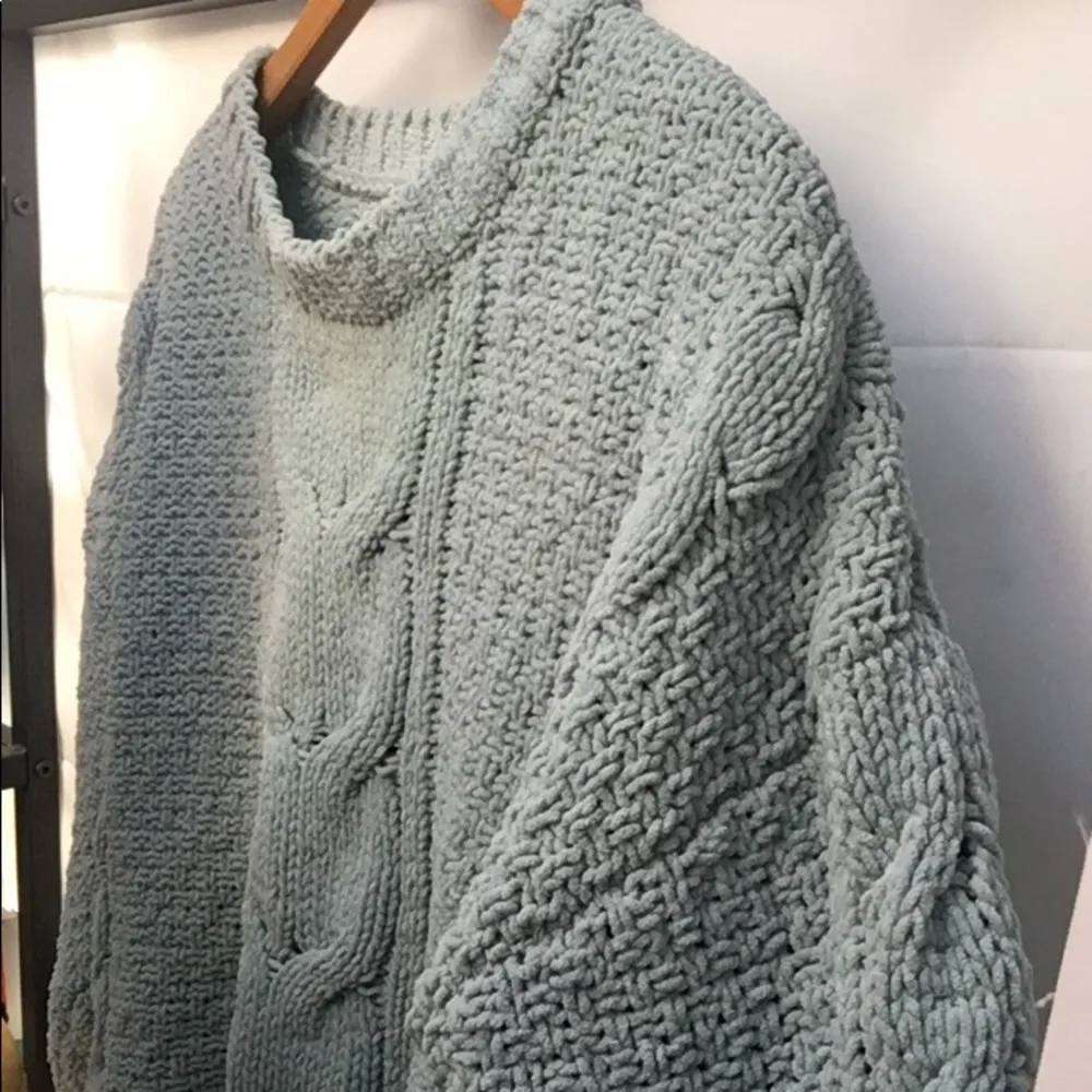 F21 Chunky Cable Knit Brushed Suede Chenille Oversized Sea Foam Green Sweater - Image 3