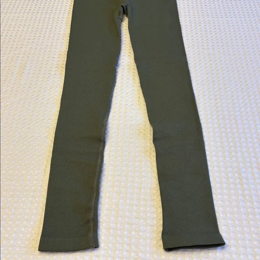 NEW! Free People Movement Dark Olive Sage Forest Green Ribbed Leggings Size XS/S - Image 6