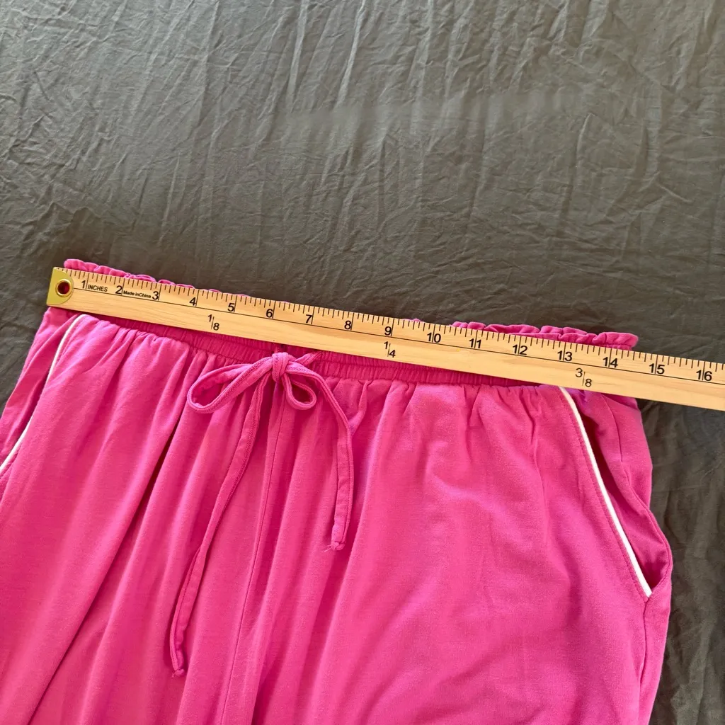 LOFT Notch Collar Capri Sleep Set.Hot Pink. Size Medium. - Image 9