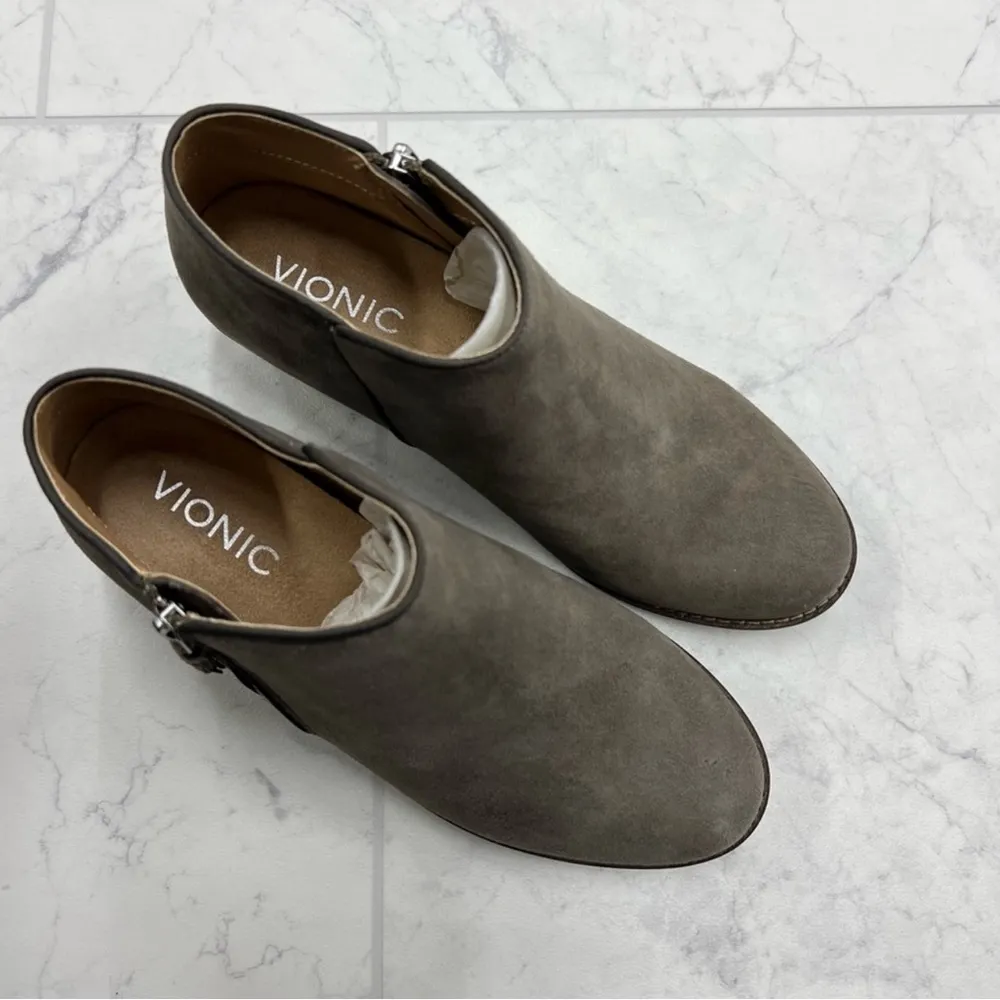 Vionic Serena Suede Ankle Boots in Gray Size 6 - Image 3