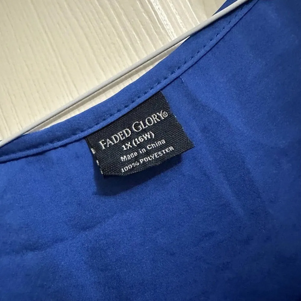 Lucky Brand Women’s Plus Size 1X 16W  Sleeveless Tank Blouse Parrot Rhinestone - Image 2