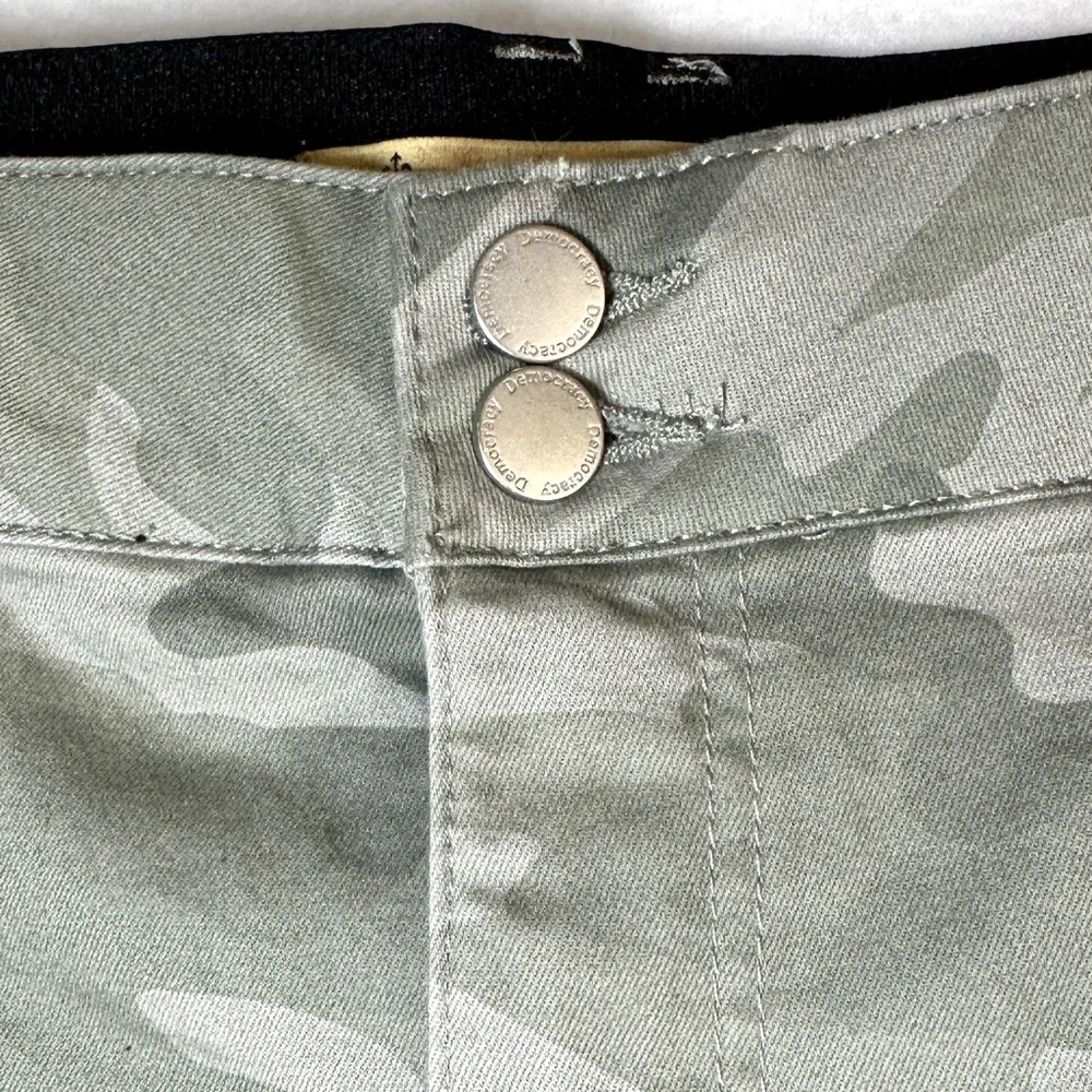 Democracy Shorts 24W Army Green Camo Camouflage Cargo Ab Technology Curvy New - Image 3