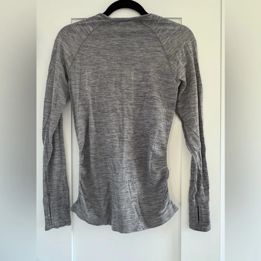 Athleta Speedlight Heather Gray Seamless Top Long Sleeve Gym Athletic Size Small - Image 6