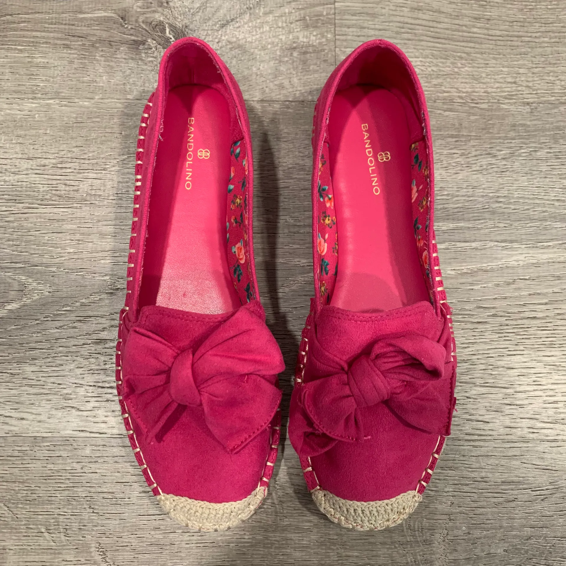 Bandolino NWOT  Suede Hot Pink Bow Flats Shoes  Sz 9 - Image 2