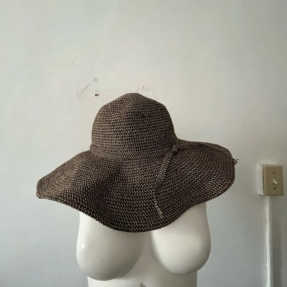 Vivian brown and tan weave wide brim floppy oversized sun hat with tie S/m Black - Image 10