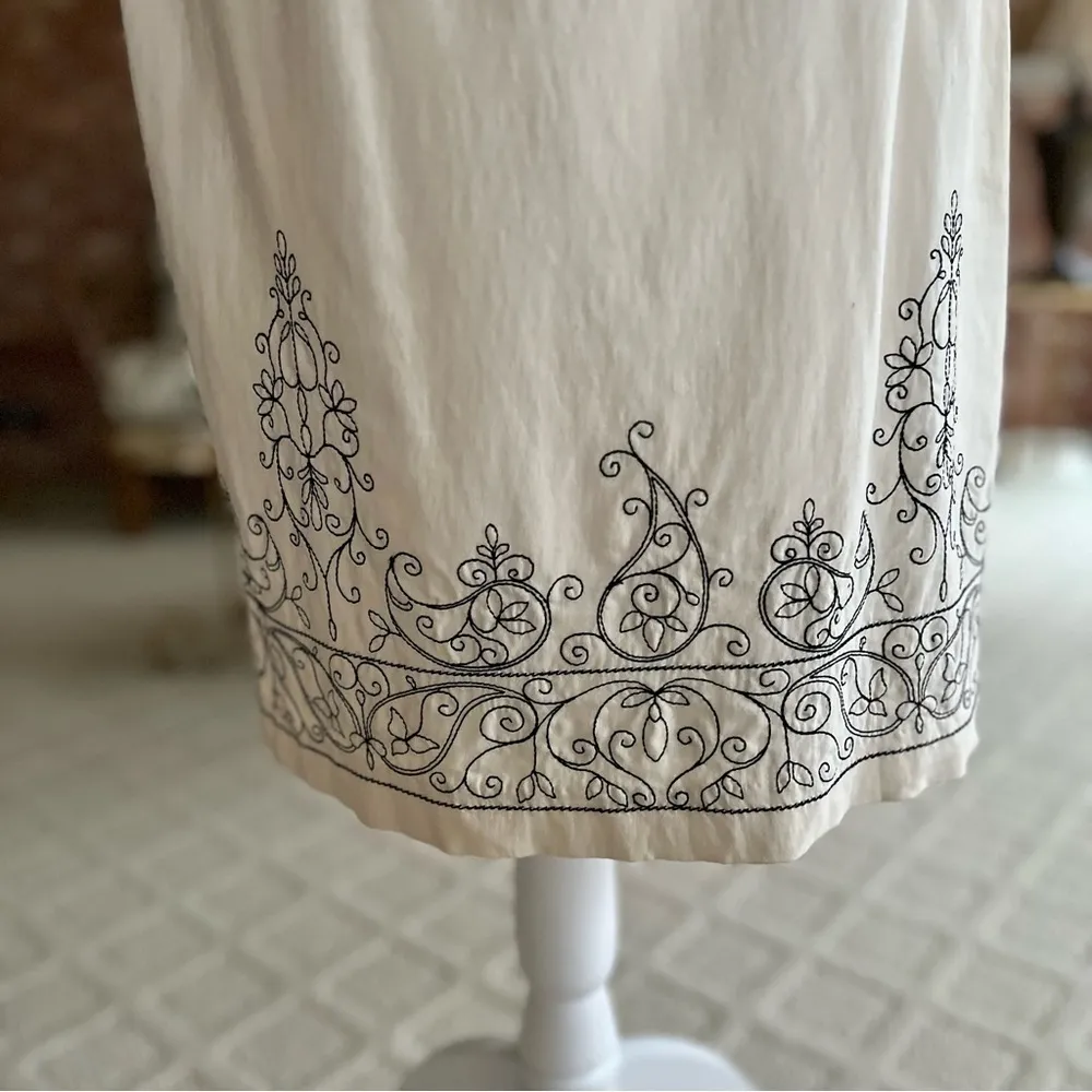 Express Dress Cream Embroidered Sleeveless Knee Length M Garden Party office - Image 6