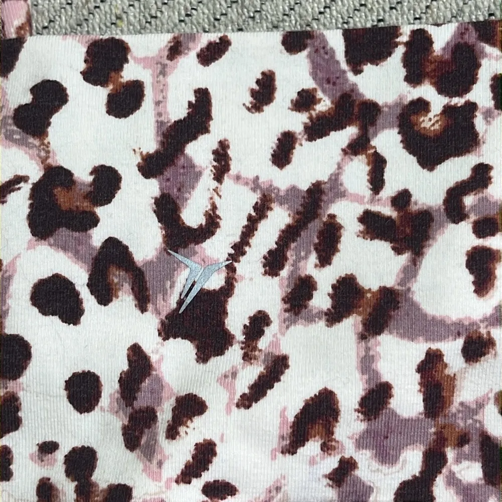 Old Navy balance high rise Pink cheetah 7/8 ankle go-dry Leggings size small - Image 14