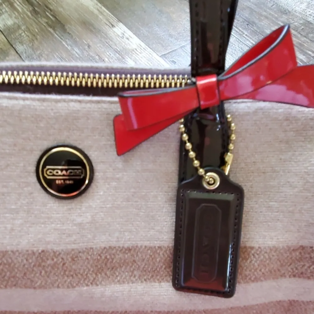 Authentic Coach satchel 10x8 - Image 2