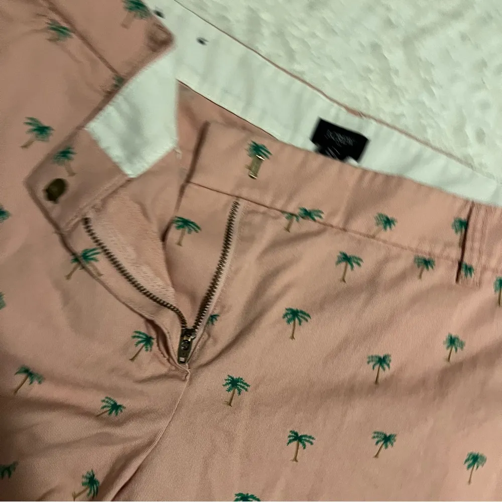 J Crew pink shorts w embroidered palm trees 💖🌴 women’s size 14 - Image 2