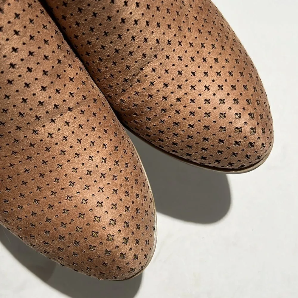 Report Clover Laser Cut Mule Size 9. B63 Tan - Image 4