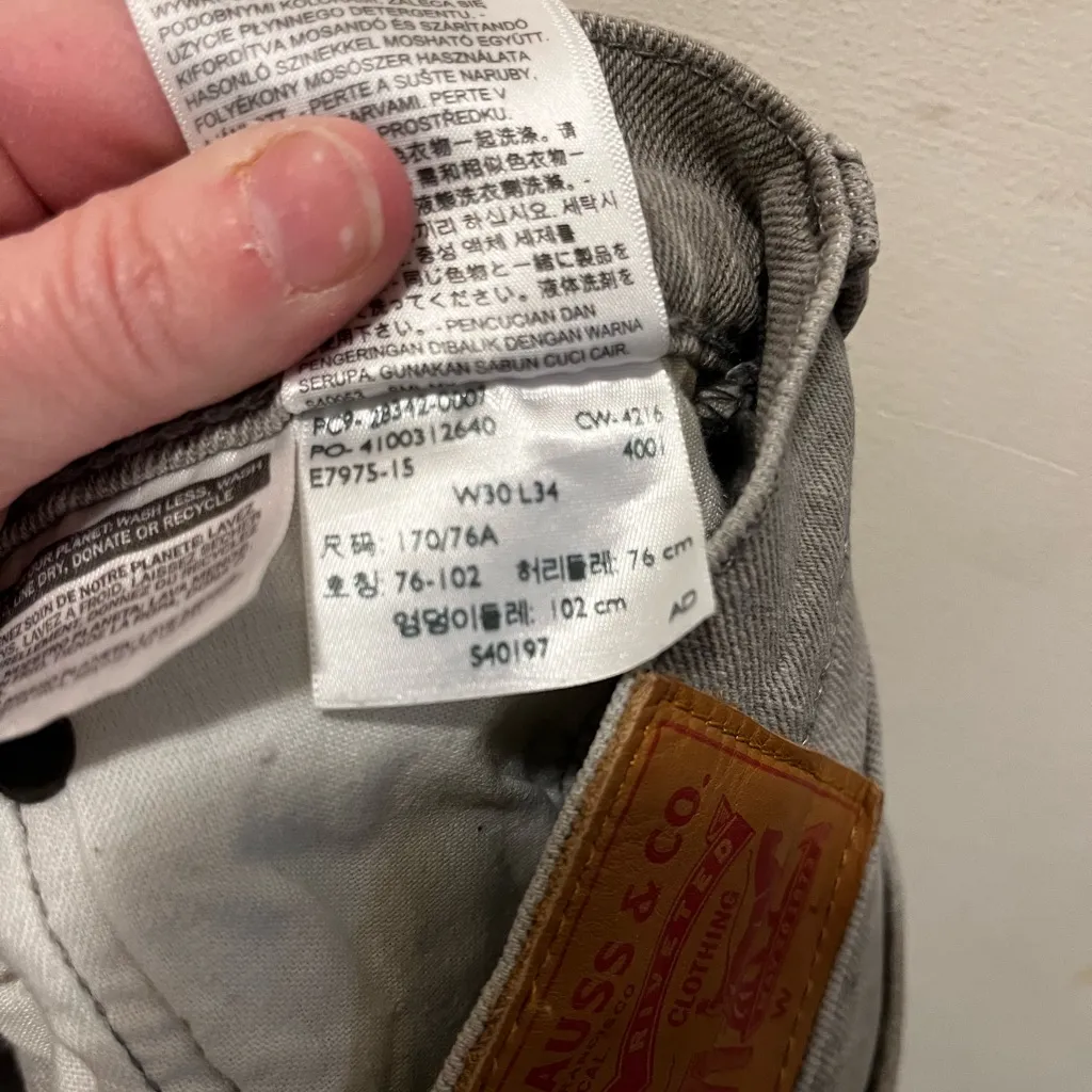 Levi‎ 505 C cut off Jean shorts sz 30 inseam 6” - Image 3