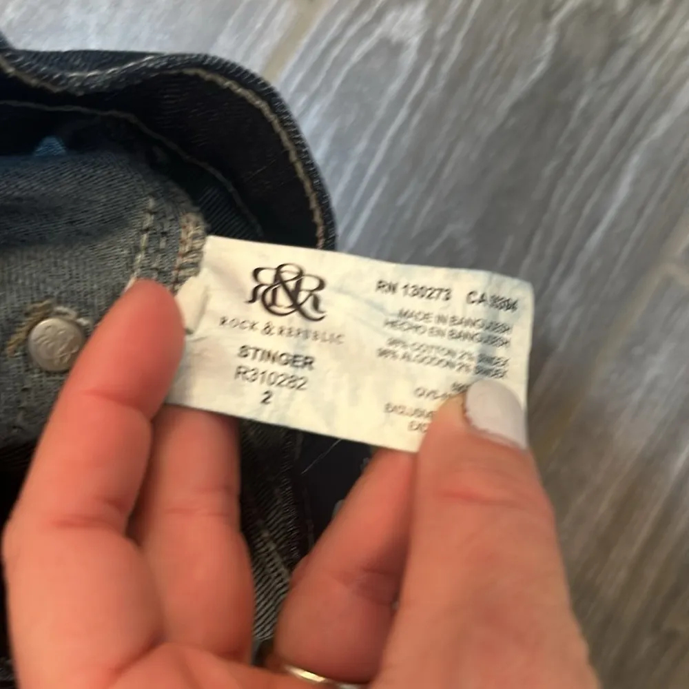 women’s size 2 cut off jeans shorts 5” inseam - Image 7