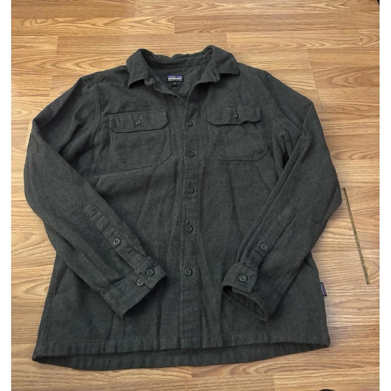 Patagonia 100% Organic Cotton Button Down Shirt Size Small - Image 2