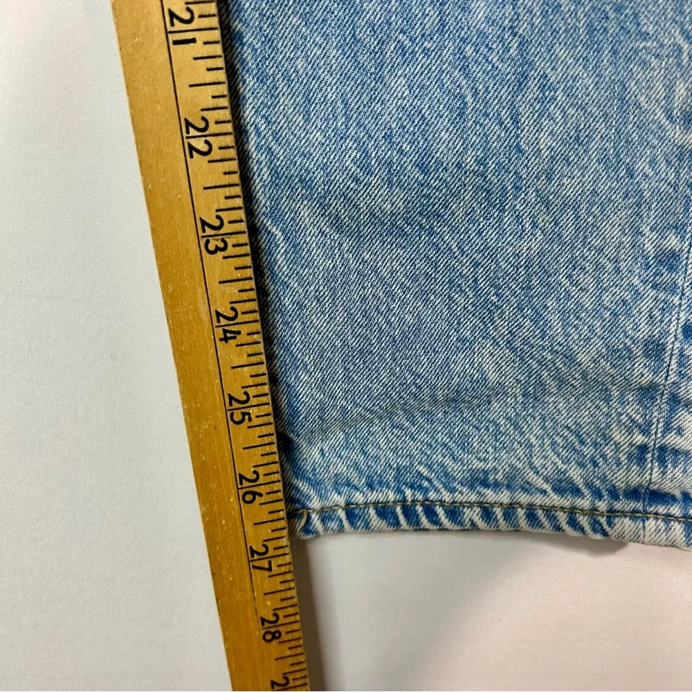 American Eagle Women’s Distressed Mom Jeans Light Blue Wash Size 4 Regular FLAW - Image 9