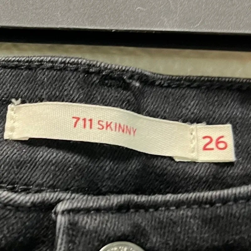 Levi's 711 Skinny Jeans Black Denim Cotton Stretch Mid-Rise Dark Wash Sz 26 - Image 5
