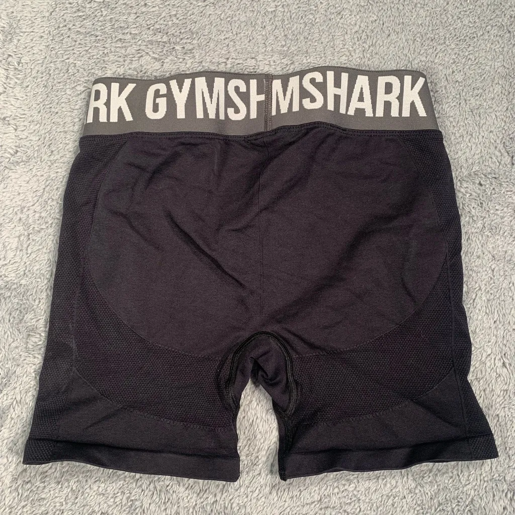 Gymshark Women's Black Athletic Shorts - Image 5