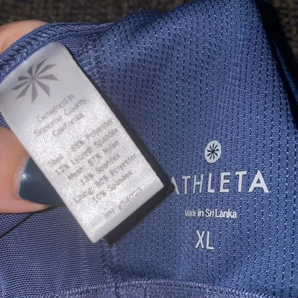 ✨ Athleta runner built In Bra Racerback Workout Tank Top✨ - Image 3