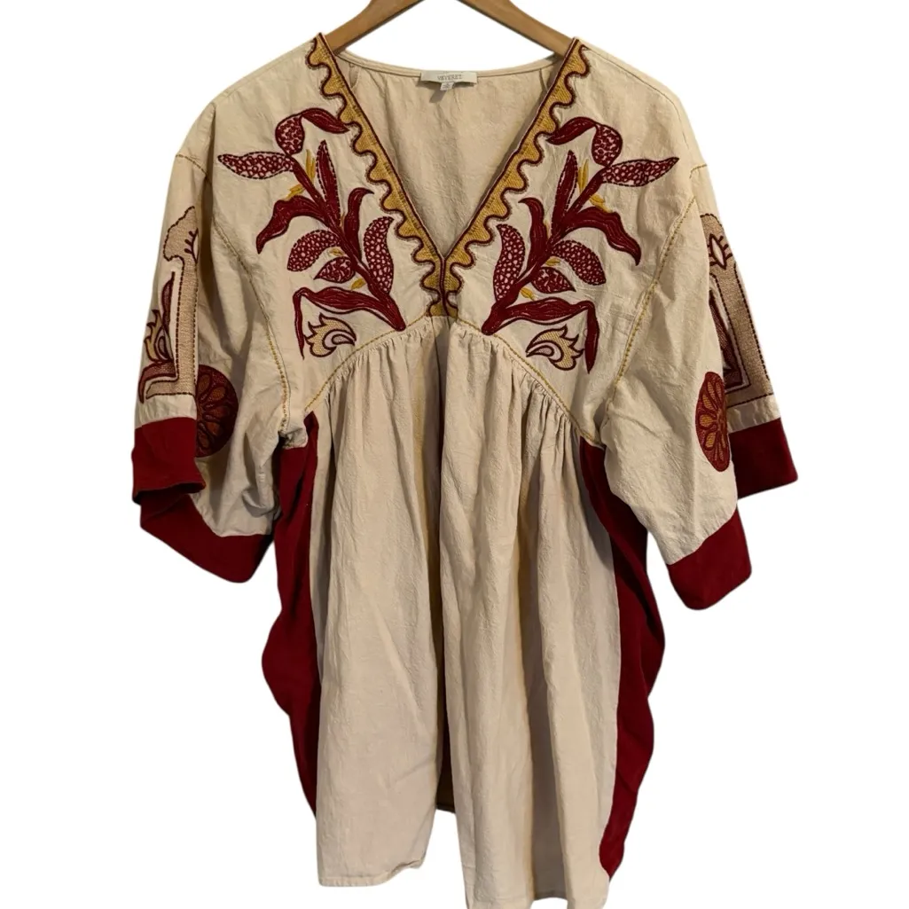 Veveret Embroidered V - Image 2