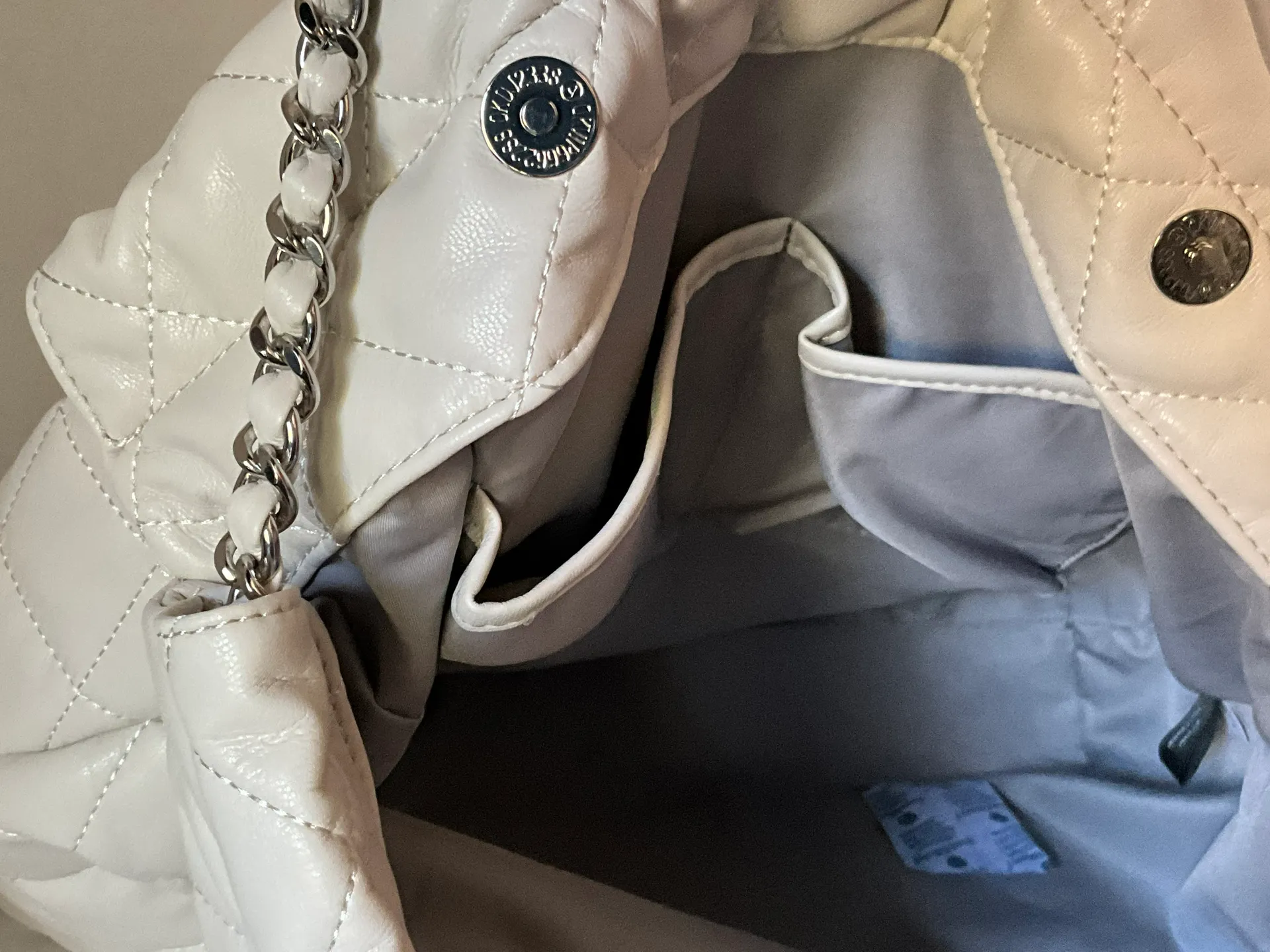 NC International Concepts KYLIEE Quilted Faux Leather Large Shoulder Bag White - Image 15