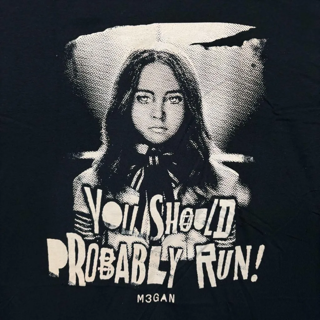 Megan “You Should Probably Run!” Graphic Horror Movie T-Shirt Size Large - Image 5