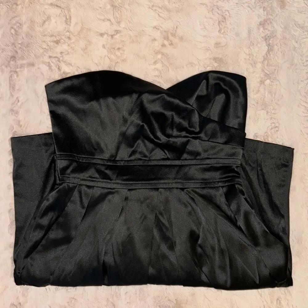 Black strapless juniors size 9 dress with front pockets and bow in back - Image 7