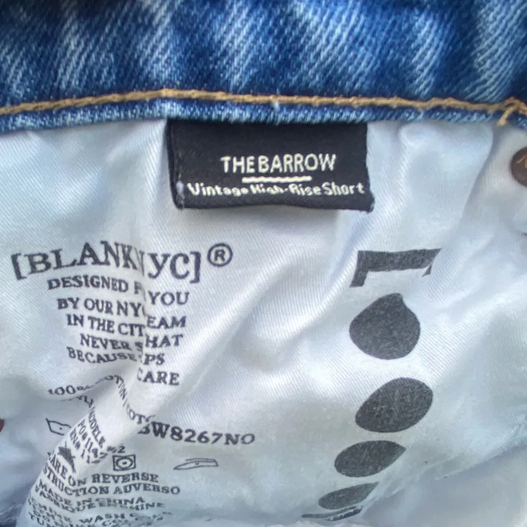 Size 29 BLANKNYC The Barrow distressed denim shorts high rise. #distresseddenim - Image 11