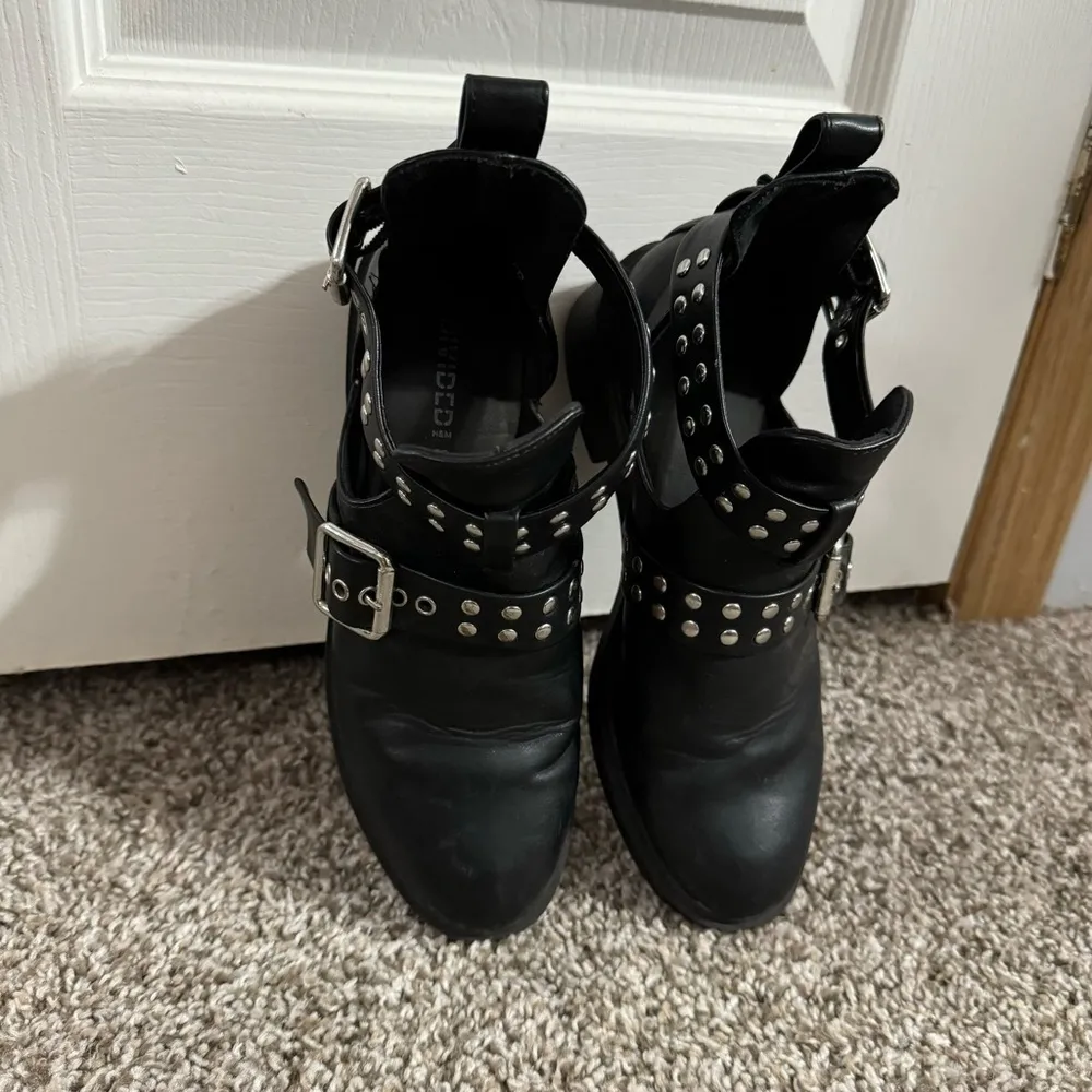 H&M  Black Studs Shoes Size 6 - Image 7
