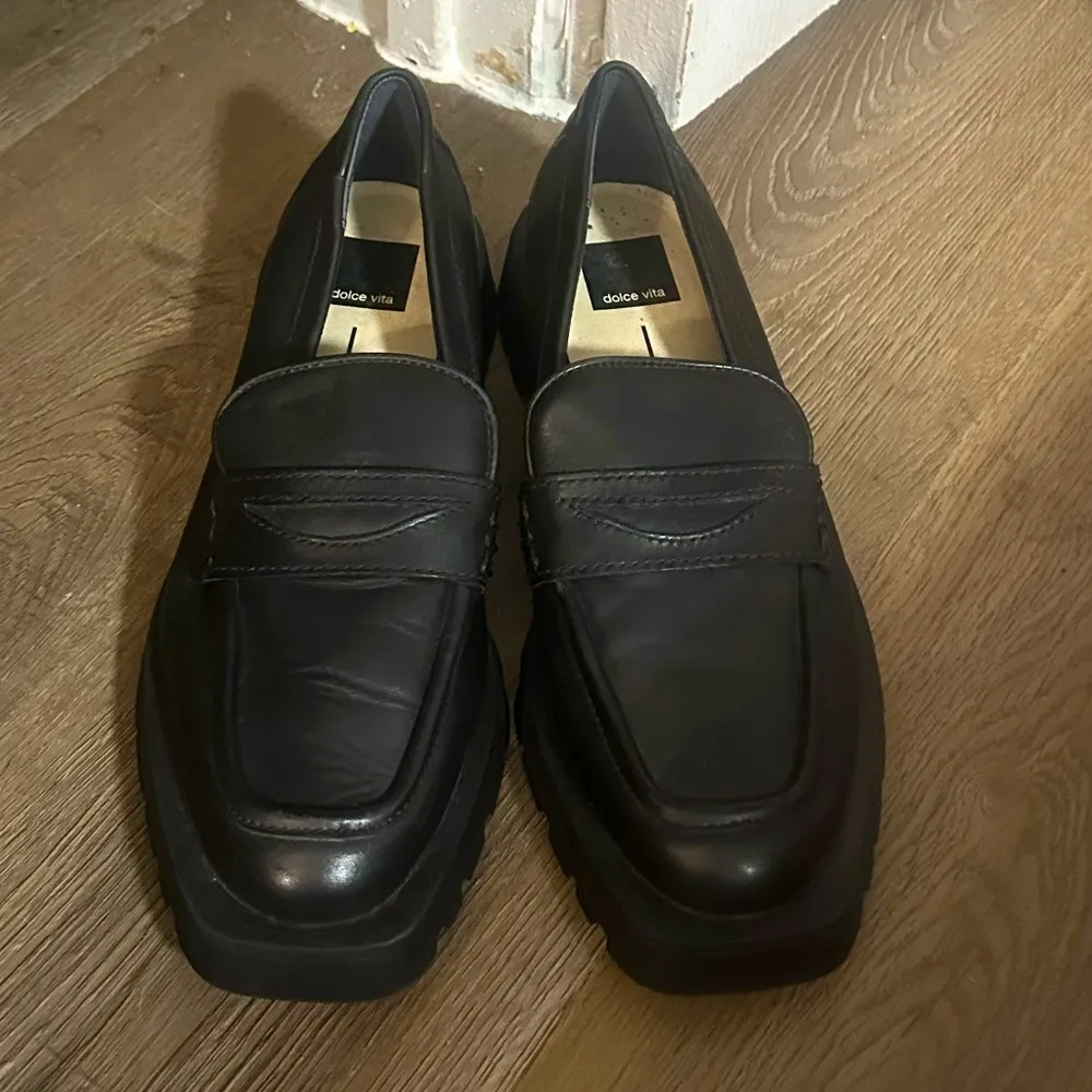 Dolce Vita Women’s Shoes Size 8.5 Black Leather Elias Chunky sole - Image 2