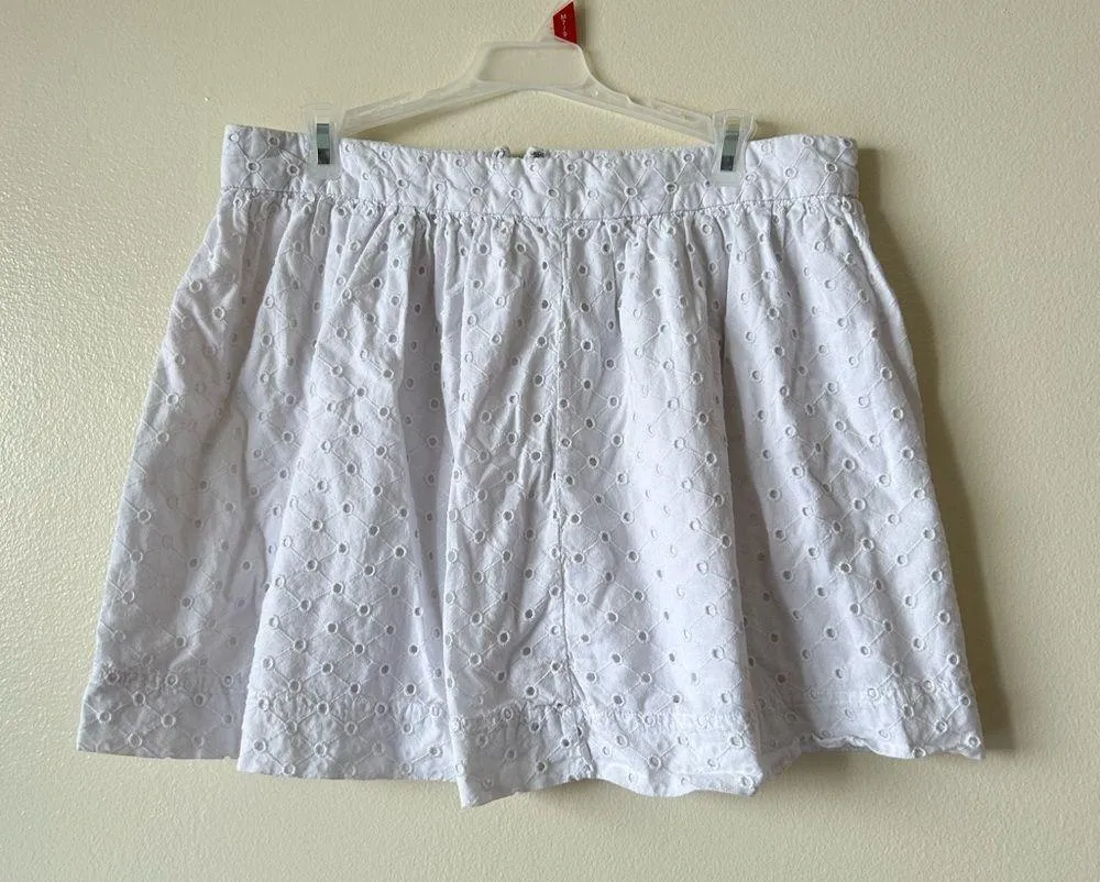 NWOT Gap Small White 100% Cotton Embroidered Eyelet Mini Skirt Lined Gym Summer - Image 4