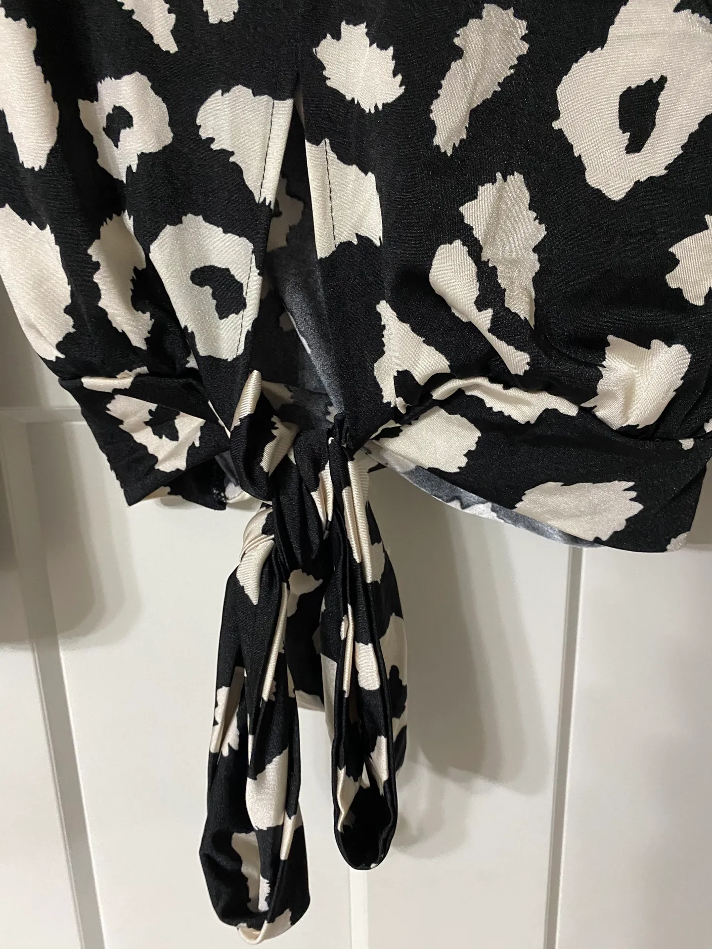 Francesca's Leopard Tie Back Top NWOT - Image 3