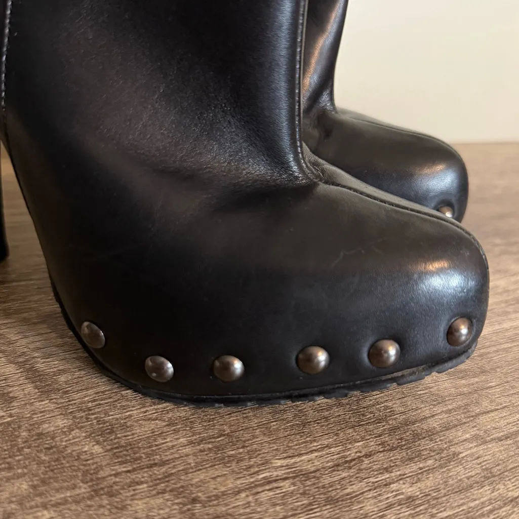 Charles David Black Leather Heeled Platform Ankle Booties Women’s Size 5 Studs - Image 3