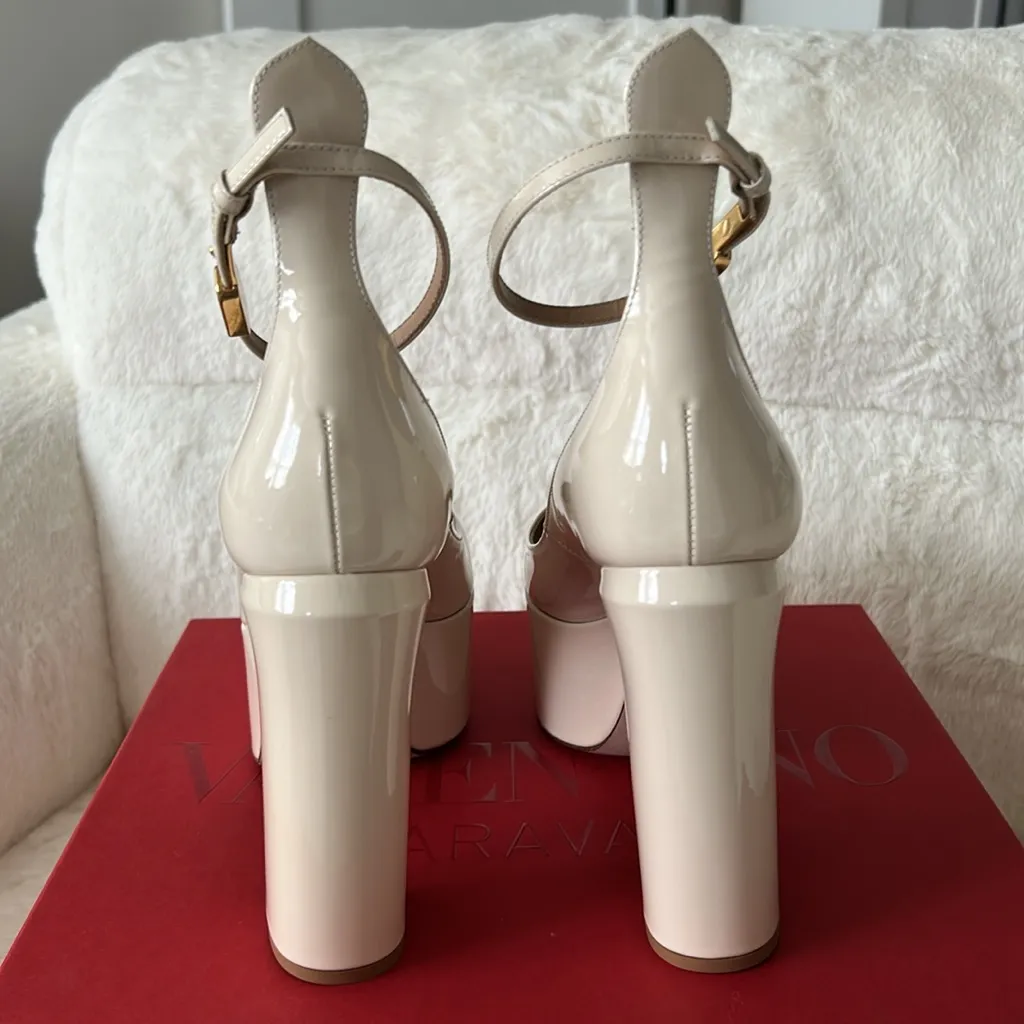 Valentino Garavani Cream Platform Heels - Image 4