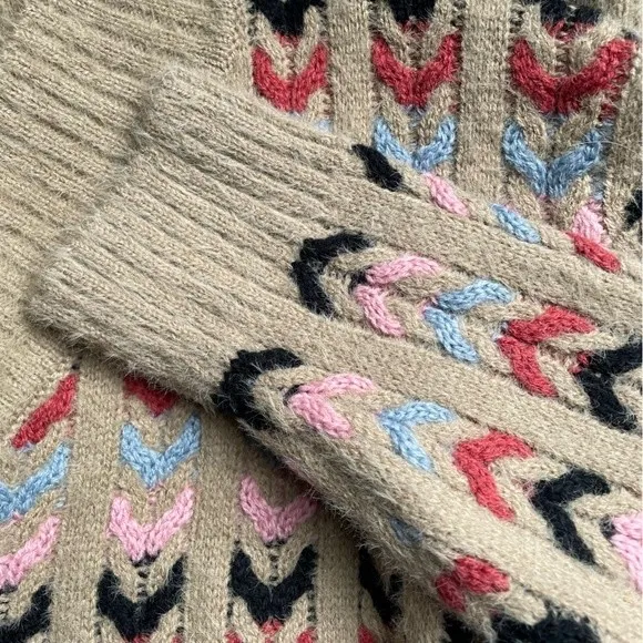 Cider Sweater Neutral Arrow Striped Boho Pullover V Neck Women’s Size Small - Image 8