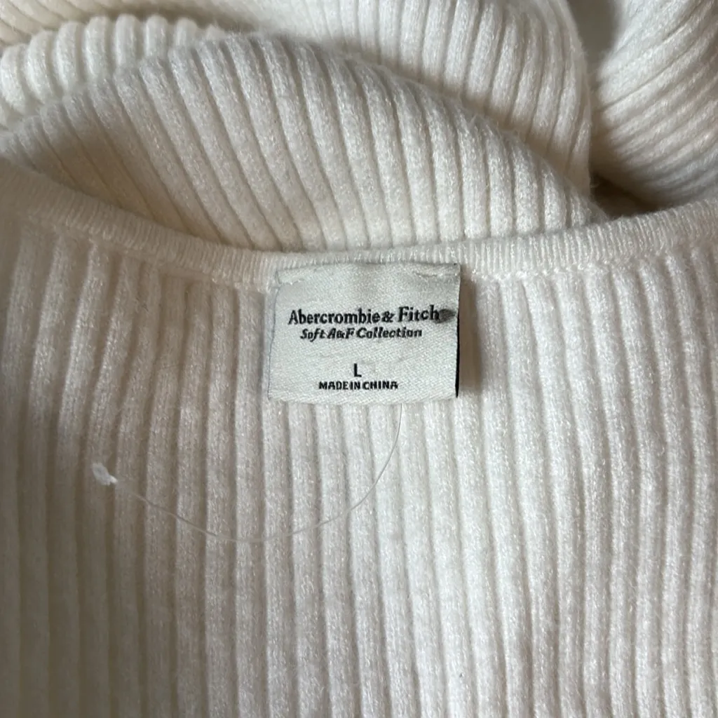 NWOT Abercrombie & Fitch Long-Sleeve Wrap-Front Mini Sweater Dress Size Large - Image 9