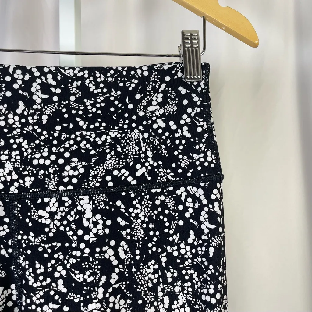 lululemon athletica Size 8 Wunder Under Ice Breaker Iced Wave Leggings Yoga - Image 6