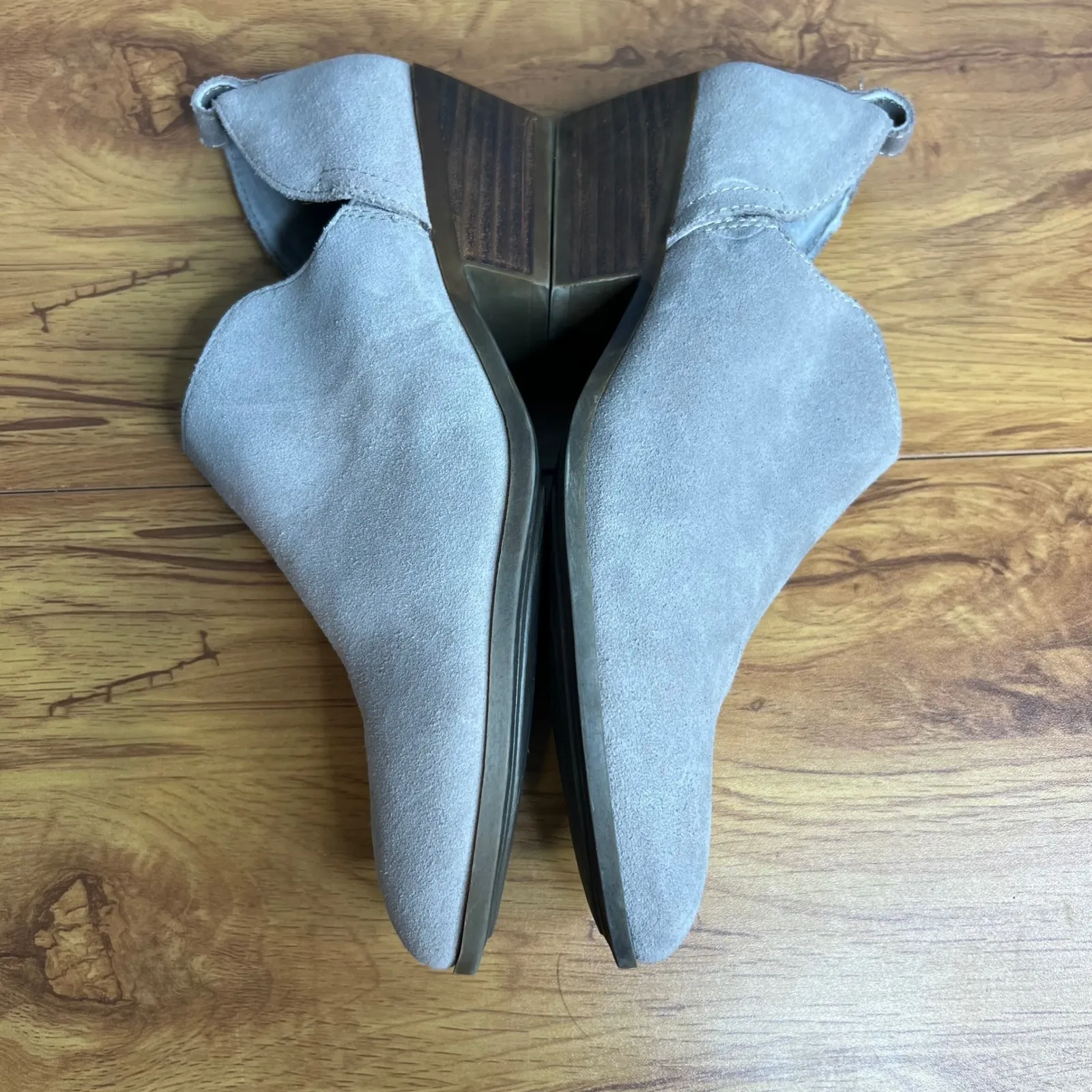 Joie Rowen Taupe Leather Suede Booties Size 9 Ankle Boots V Cut Low Heel NEW - Image 7