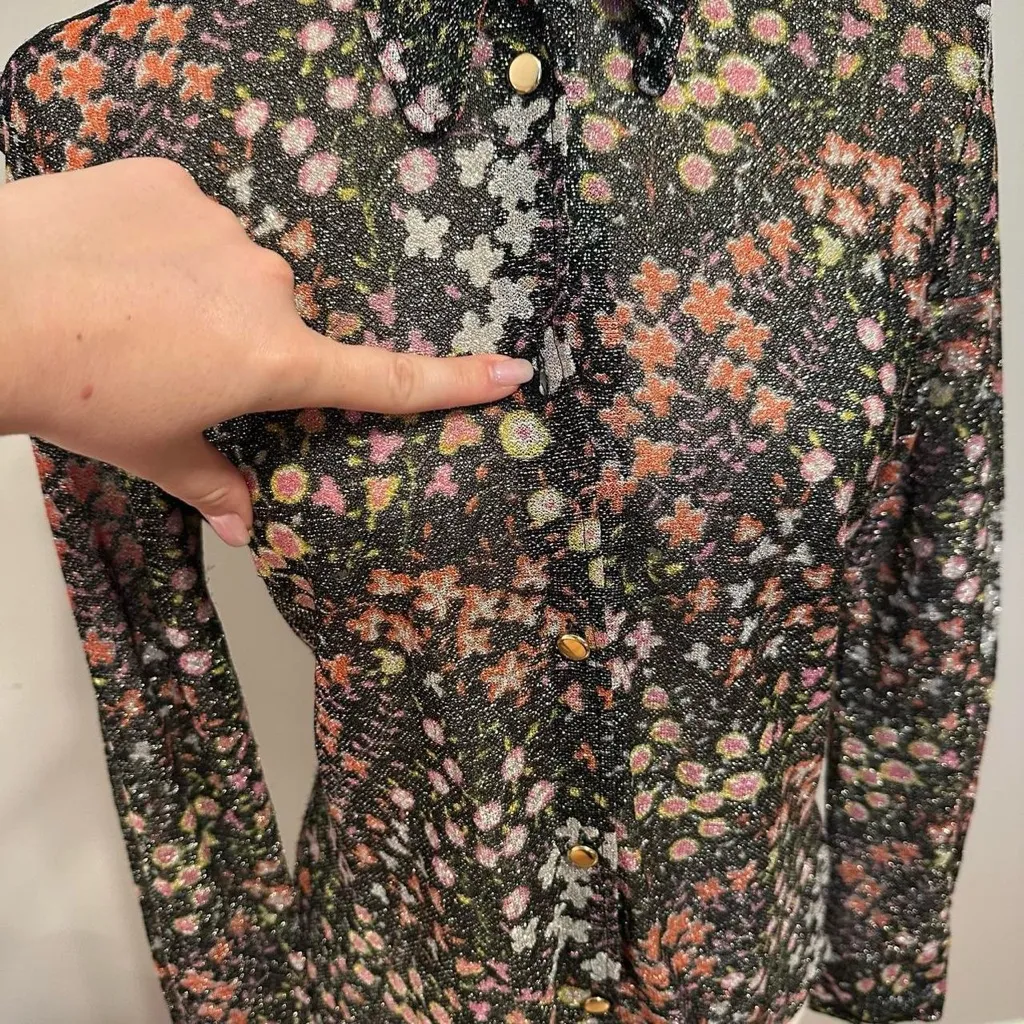 Floral and Sheer Euro Women's Button Down Black Size undefined - Image 4