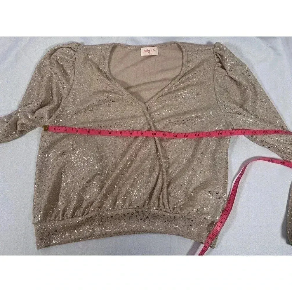 Hailey & Co Sparkly Gold Blouse Size Medium - Image 4